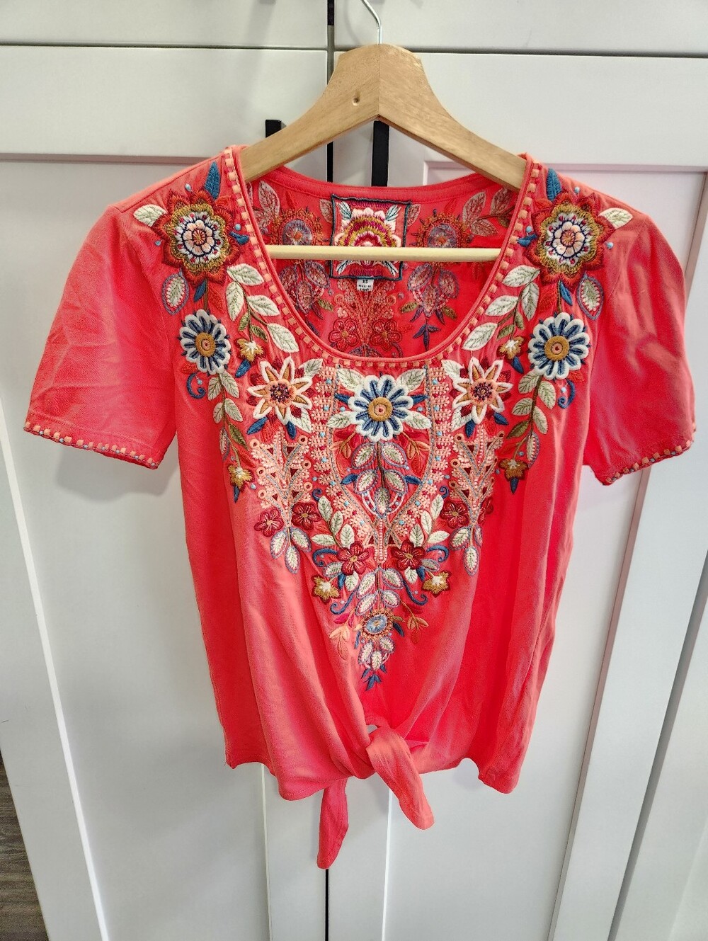 Johnny Was Maisie Coral Embroidered Short Sleeve Top Front Tie Size XS